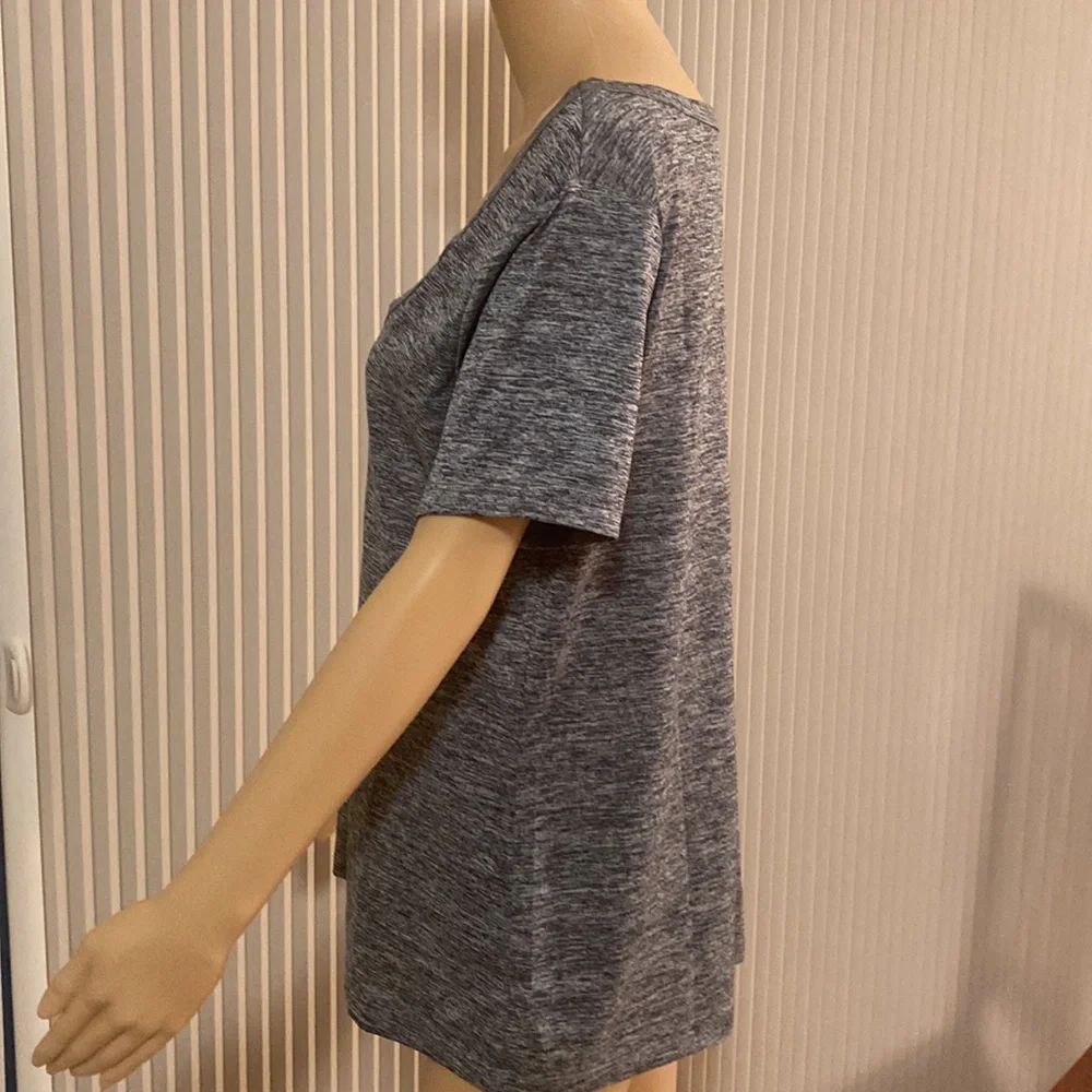 YOGO Athletica Top size L 100% polyester New without tags gray heather - Picture 4 of 7